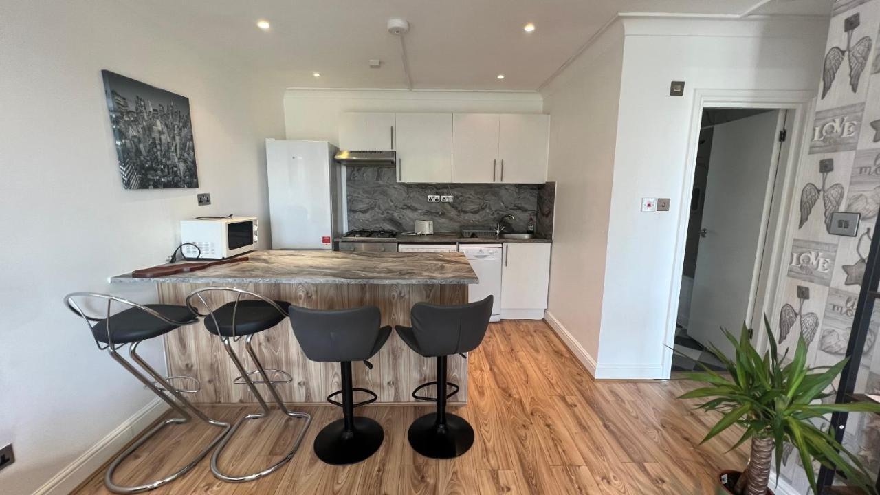 Comfy 2 Bedroom Apartments - Finchley Road, לונדון מראה חיצוני תמונה