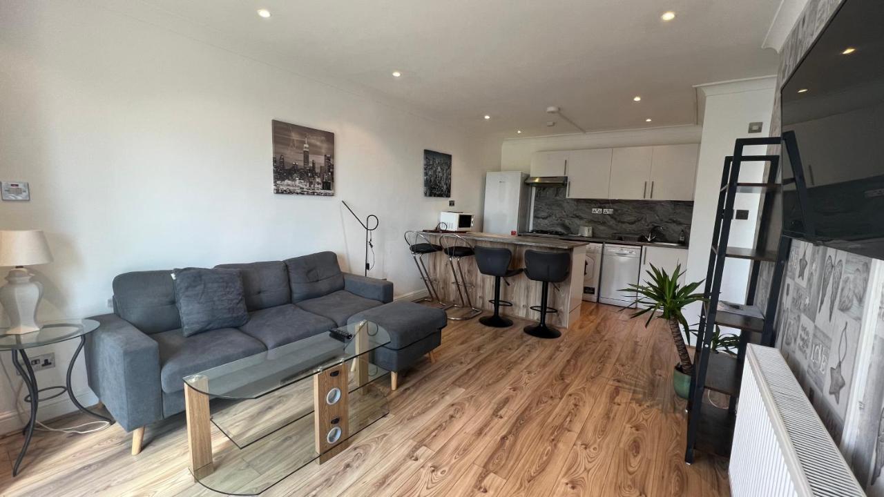 Comfy 2 Bedroom Apartments - Finchley Road, לונדון מראה חיצוני תמונה