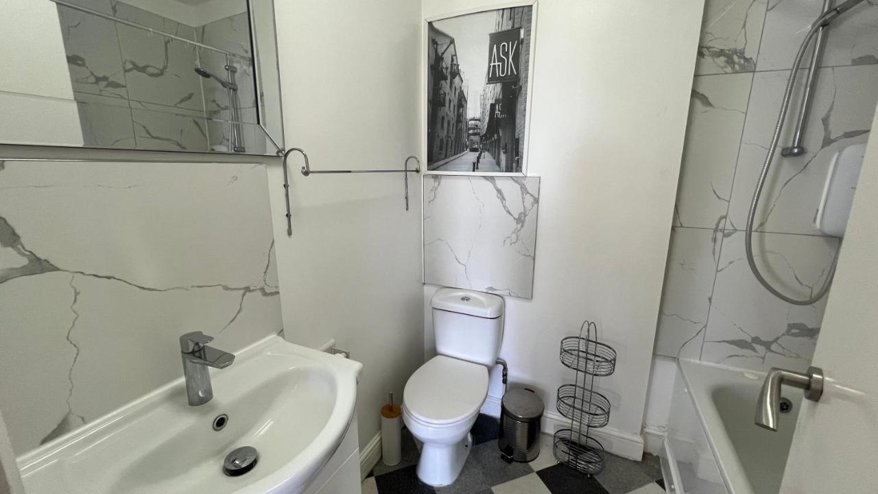 Comfy 2 Bedroom Apartments - Finchley Road, לונדון מראה חיצוני תמונה